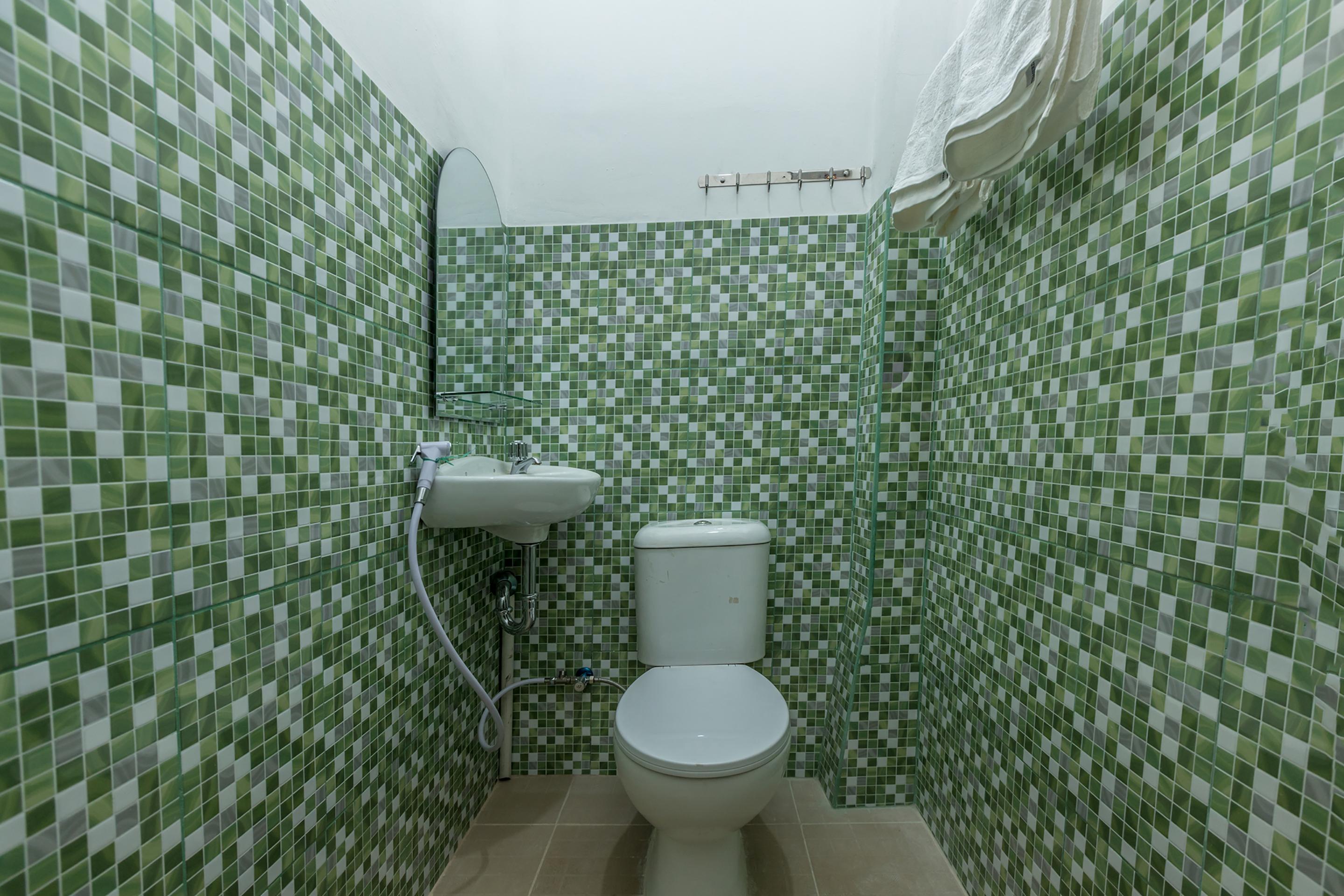 Super Oyo 1487 Residence Khoe Jakarta Exterior photo