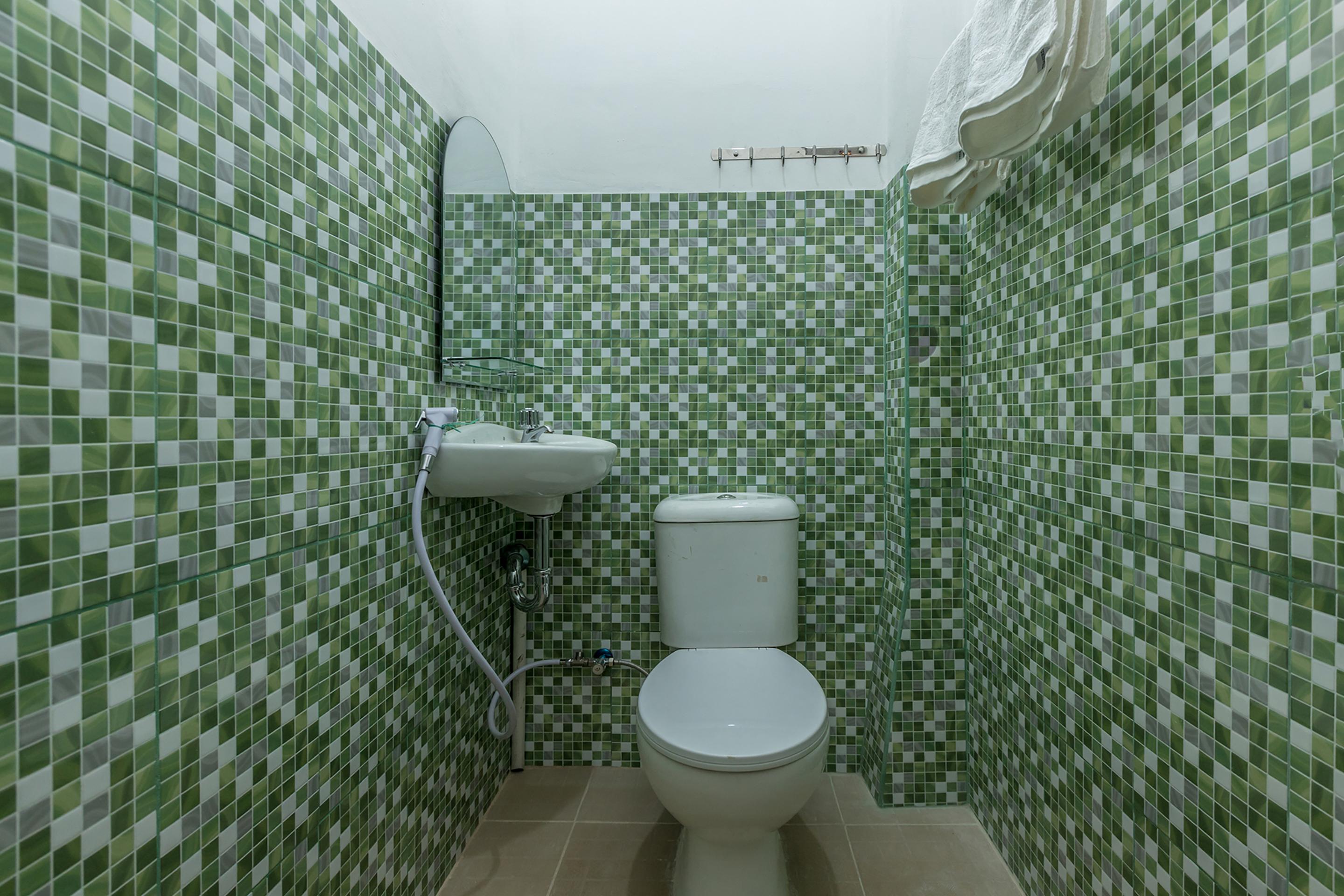 Super Oyo 1487 Residence Khoe Jakarta Exterior photo