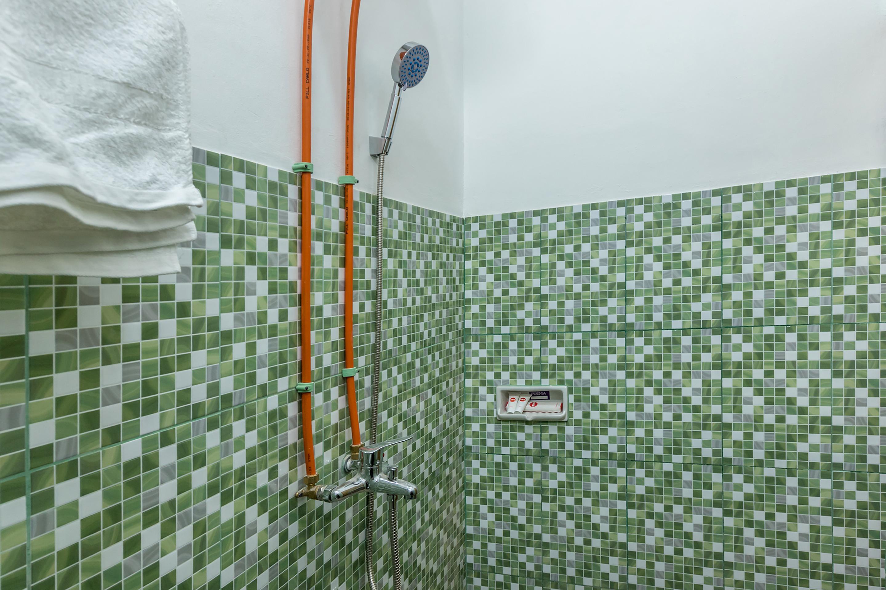 Super Oyo 1487 Residence Khoe Jakarta Exterior photo