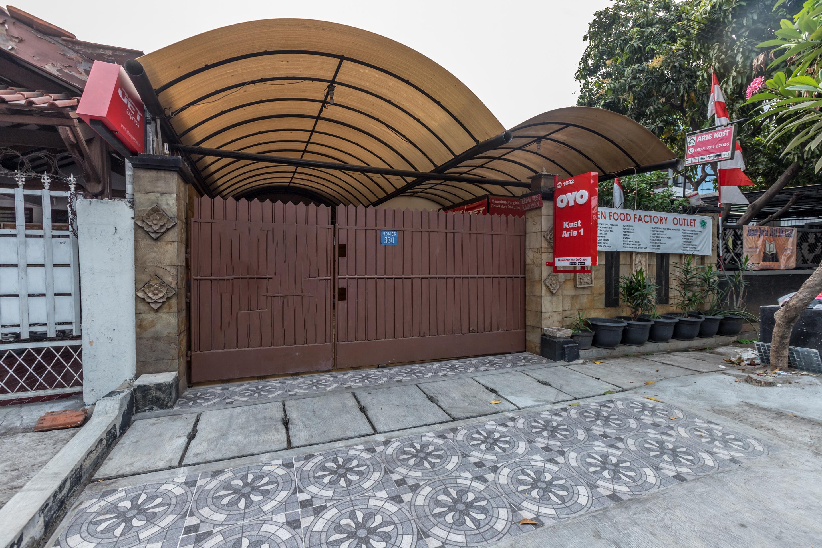 Super Oyo 1487 Residence Khoe Jakarta Exterior photo