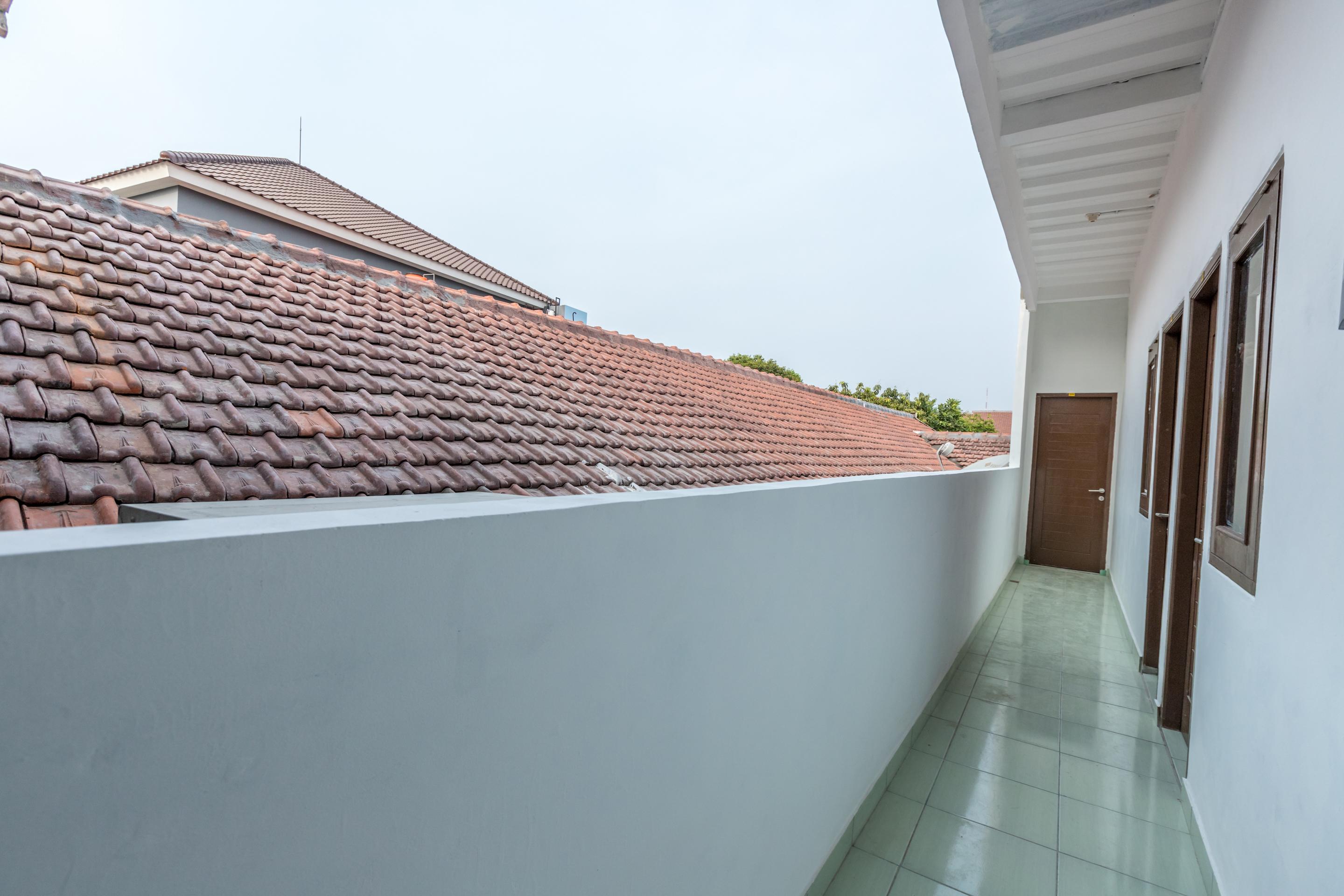 Super Oyo 1487 Residence Khoe Jakarta Exterior photo