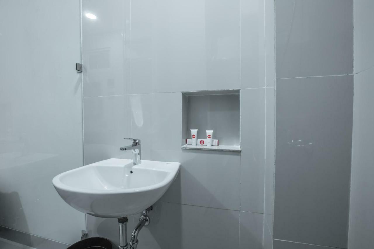 Super Oyo 1487 Residence Khoe Jakarta Exterior photo