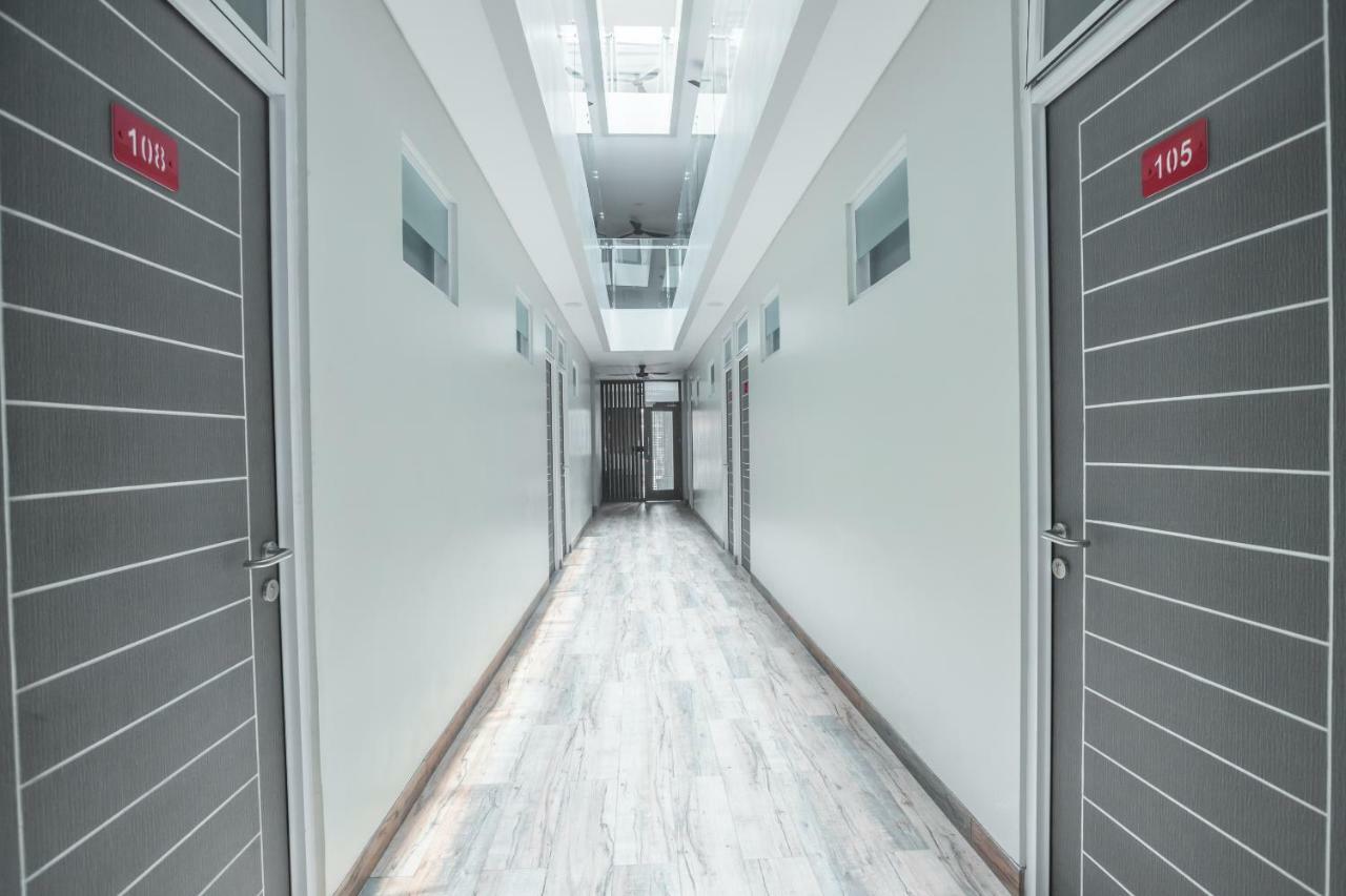 Super Oyo 1487 Residence Khoe Jakarta Exterior photo